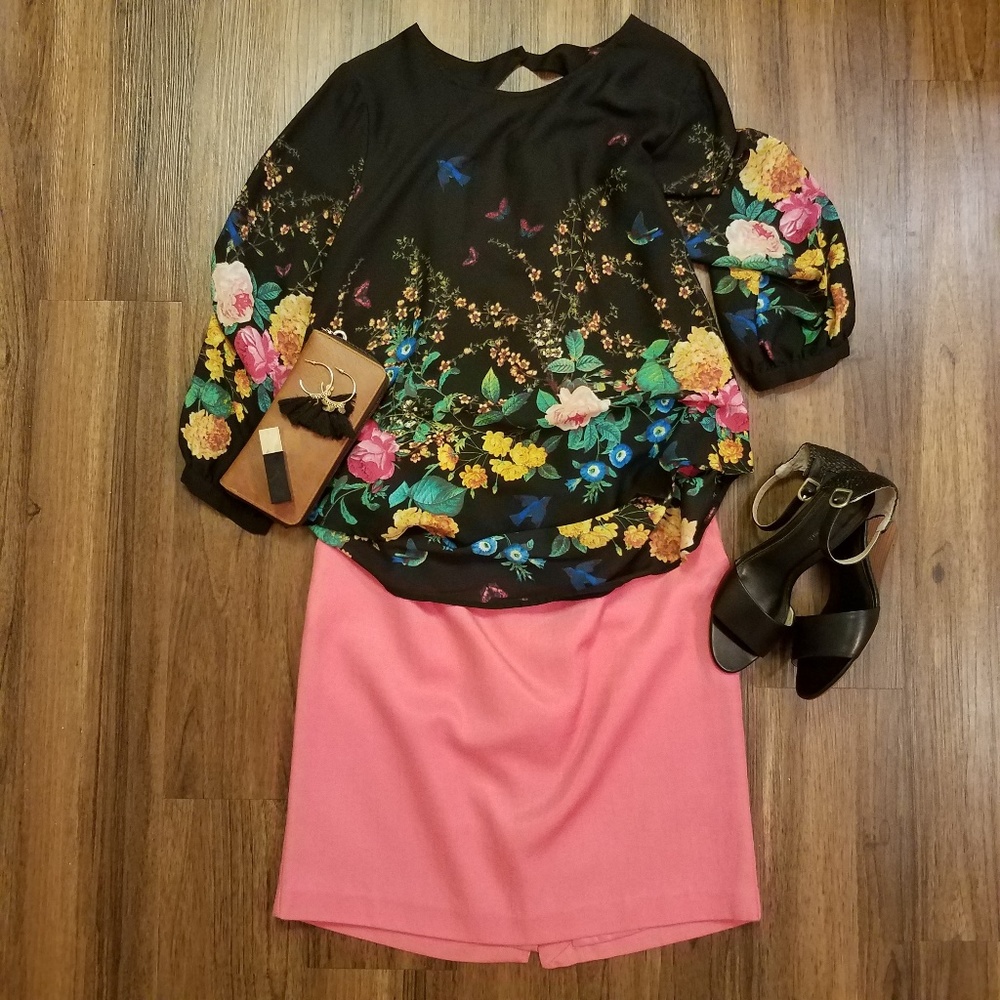 Pink knee length pencil skirt with pockets